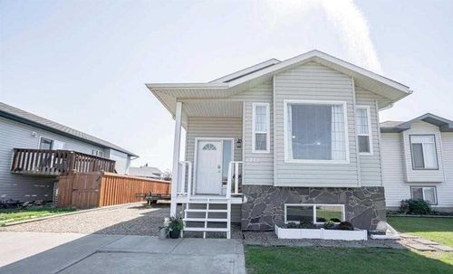 8813 110a Avenue, Grande Prairie, AB, T8X1P9 | Card Image
