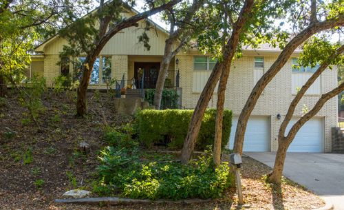 2621 Arroyo Rd, Waco, TX, 76710-1601 | Card Image