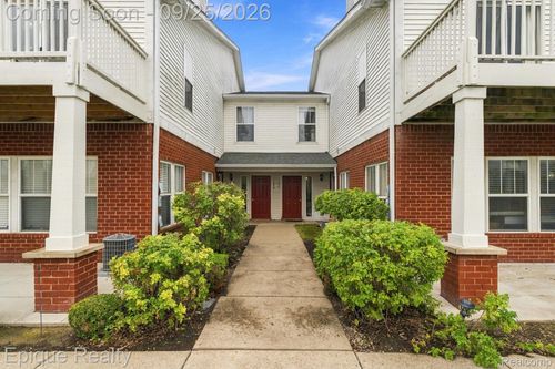 1661 Welland St, Howell, MI, 48855-6423 | Card Image