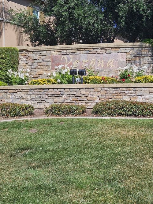 26526 Arboretum Way, Murrieta, CA, 92563-8362 | Card Image