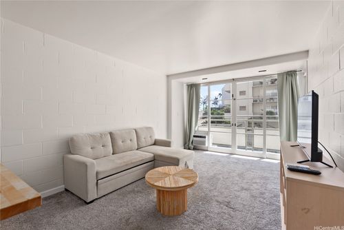 212-445 Kaiolu St, Honolulu, HI, 96815-2246 | Card Image