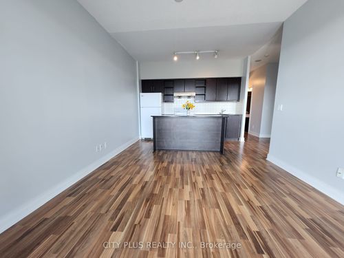 513-35 Brian Peck Cres, East York, ON, M4G0A5 | Card Image