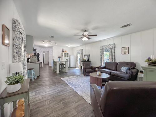 116 E Avenue G, Hooks, TX, 75561-5104 | Card Image