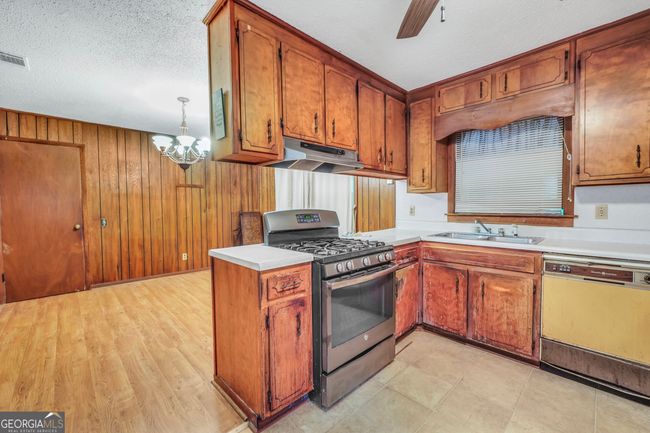 407 Westchester Dr, House other with 4 bedrooms, 3 bathrooms and null parking in Barnesville GA | Image 9