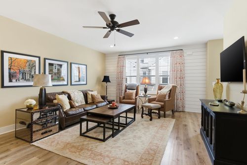 7030 Westside Cir, Nashville, TN, 37205-2676 | Card Image