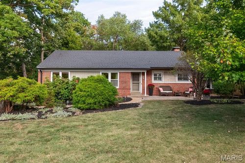 1889 N Signal Hills Dr, Kirkwood, MO, 63122-6819 | Card Image