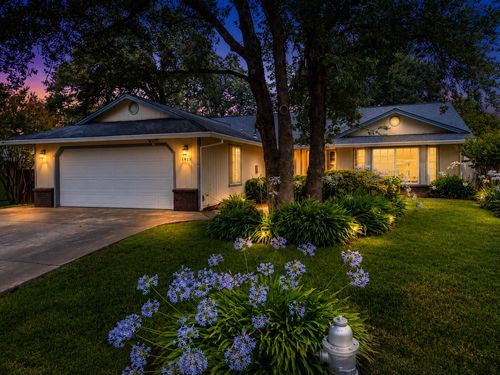1822 Trumpet Dr, Redding, CA, 96003-6807 | Card Image
