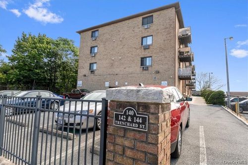 2e-142 Trenchard St, Yonkers, NY, 10704-2255 | Card Image