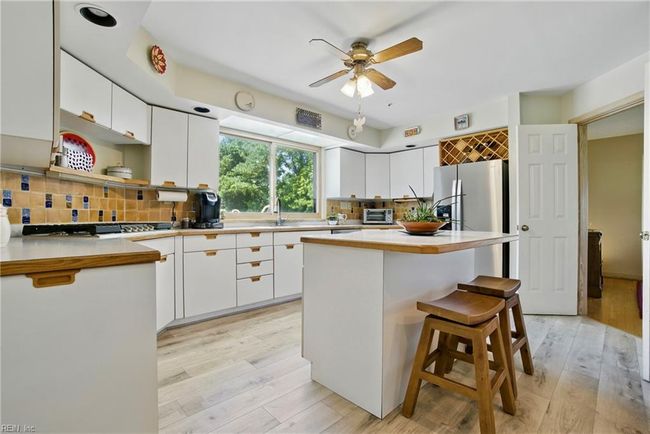 1737 Pleasant Ridge Rd, House other with 4 bedrooms, 3 bathrooms and null parking in Virginia Beach VA | Image 15