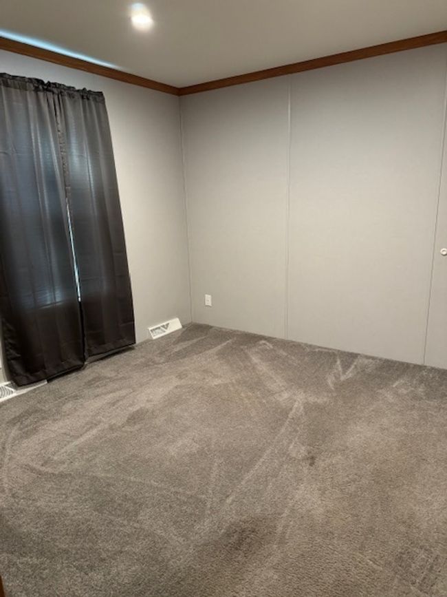 64 Baron Ave, Home with 1 bedrooms, 1 bathrooms and 2 parking in Pontiac IL | Image 6