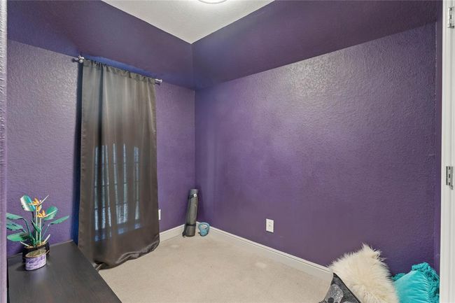 Additional space off of one of the second floor bedrooms that serves as a perfect spot to read or meditate. | Image 37