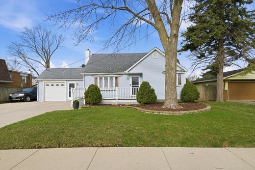 8210 Linder Ave, Burbank, IL, 60459-2072 | Card Image