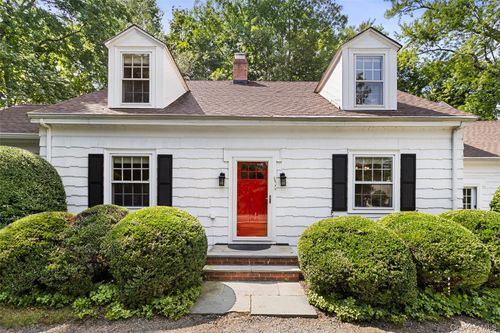 4 Oak Hill Rd, Chappaqua, NY, 10514-2514 | Card Image