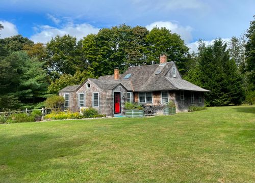 10 Danls Way, West Tisbury, MA, 02575-5264 | Card Image