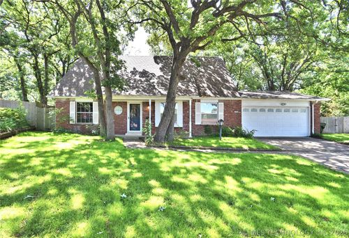 316 Redbud Ct, Sand Springs, OK, 74063-3047 | Card Image