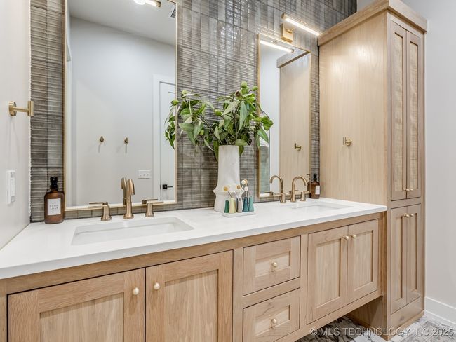 56 Center Ln, House other with 4 bedrooms, 4 bathrooms and null parking in Carlton Landing OK | Image 25
