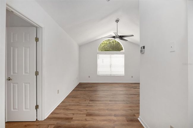 ENTRY INTO UPSTAIRS 4TH GUEST ROOM | Image 54