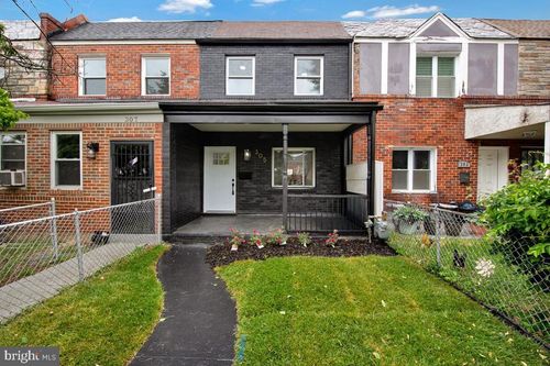 305 34th Pl Ne, WASHINGTON, DC, 20019-1407 | Card Image