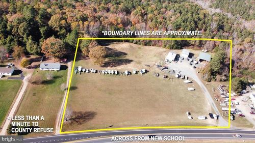 1740 Irvington Rd, Weems, VA, 22576-2229 | Card Image