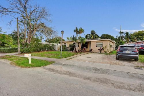 3500 Sw 37th St, West Park, FL, 33023-6385 | Card Image