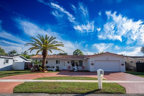 11040 Nw 16th St, Pembroke Pines, FL, 33026-2710 | Card Image