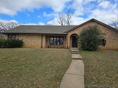 7805 College Ave, Tulsa, OK, 74136-8755 | Card Image