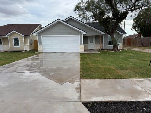 419 E Harris Ave, San Angelo, TX, 76903-3607 | Card Image