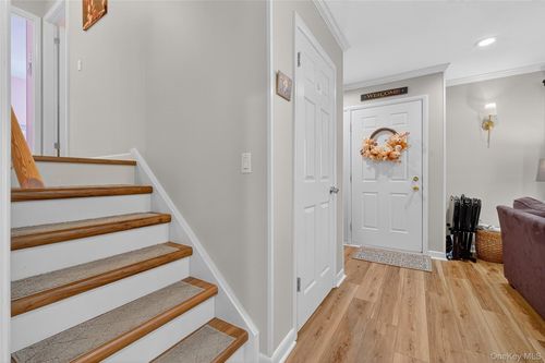 14 Somerset Dr, Washingtonville, NY, 10992-1368 | Card Image