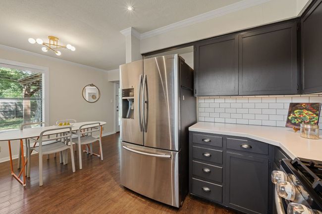 Note the adorable subway tiling backsplash. | Image 13