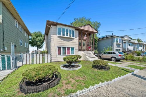 97-99 Country Village Rd, Jersey City, NJ, 07305-1203 | Card Image