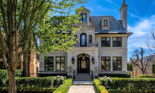 9 Dewbourne Ave, Toronto, ON, M5P1Z1 | Card Image