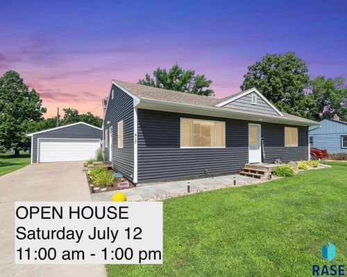 417 S Elm St, Lennox, SD, 57039-2209 | Card Image