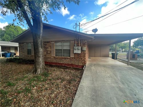 343 Bobolink Dr, New Braunfels, TX, 78130-3868 | Card Image