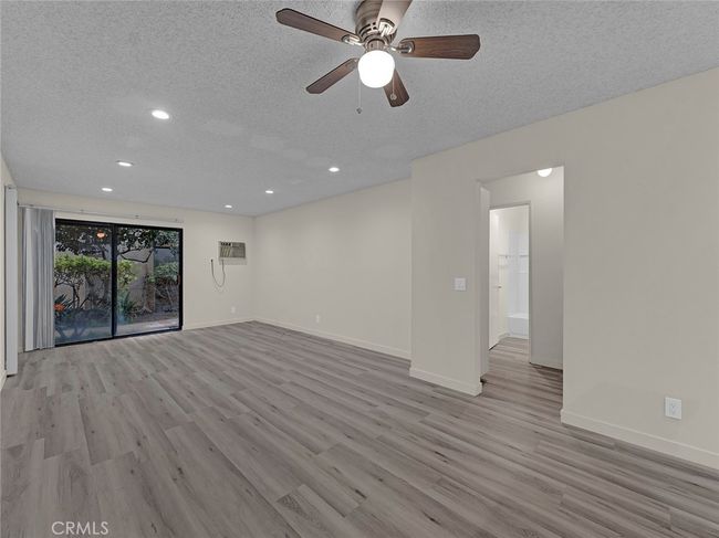 UNIT-107 - 20234 Cantara St, Condo with 2 bedrooms, 2 bathrooms and null parking in Winnetka CA | Image 15