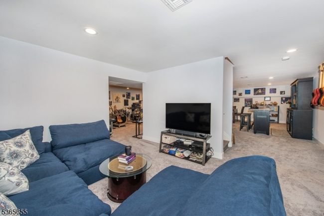 93 Morristown Rd, House other with 6 bedrooms, 4 bathrooms and null parking in Gillette NJ | Image 33