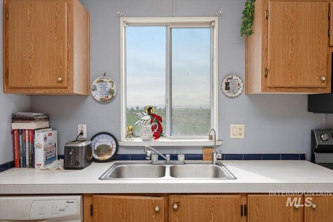 798 W 100 S, House other with 3 bedrooms, 2 bathrooms and 2 parking in Paul ID | Image 12