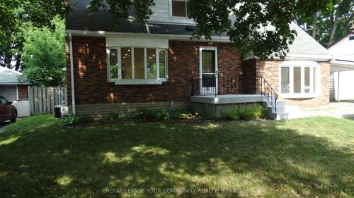 83 Lundys Lane, Newmarket, ON, L3Y3R9 | Card Image