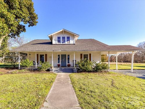 214 W Elm St, Wingate, NC, 28174-9506 | Card Image