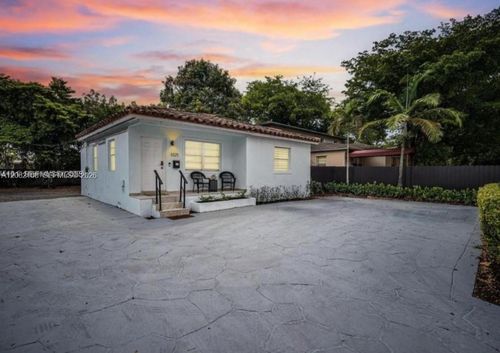 1021 Nw 37th Ave, Miami, FL, 33125-3838 | Card Image