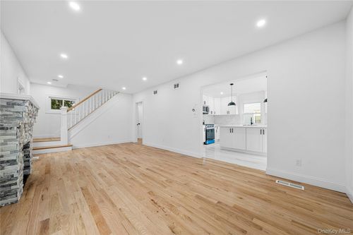 244 Brown Ave, Hempstead, NY, 11550-7140 | Card Image