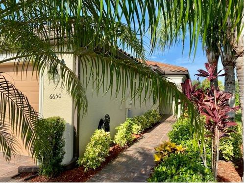 6650 Willowshire Way, BRADENTON, FL, 34212-3305 | Card Image