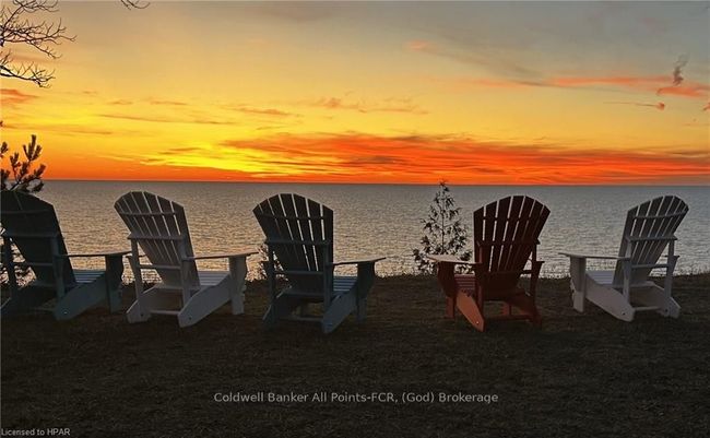 43 Huron Heights Dr, House other with 2 bedrooms, 2 bathrooms and 2 parking in Goderich ON | Image 4