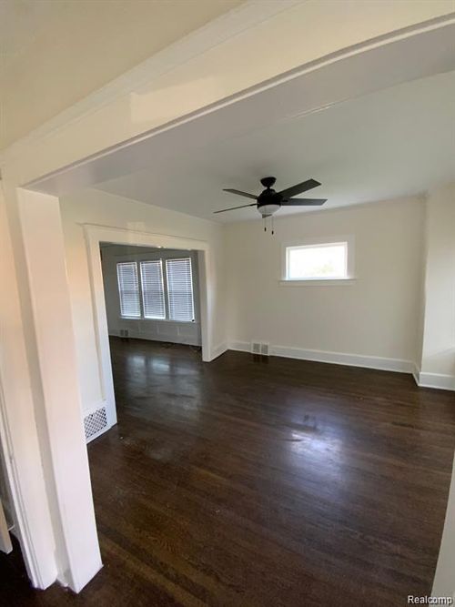 1418 W Euclid St, Detroit, MI, 48206-2413 | Card Image