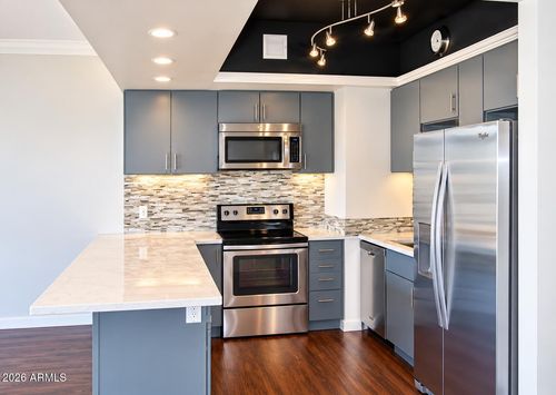 n6-4750 N Central Ave, Phoenix, AZ, 85012-1732 | Card Image