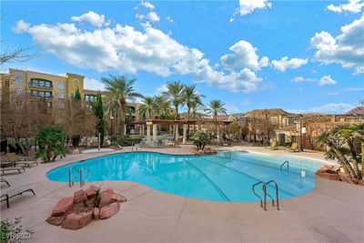 513 - 30 Strada Di Villaggio, Home with 1 bedrooms, 1 bathrooms and 1 parking in Henderson NV | Image 3