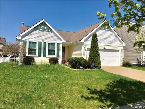 476 Waterbury Ct, Belleville, MI, 48111-4928 | Card Image