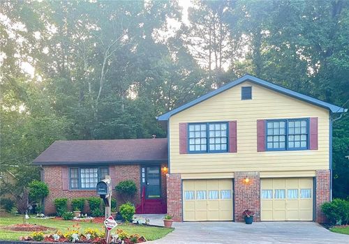 2056 Wellborn Close, Lithonia, GA, 30058-7935 | Card Image