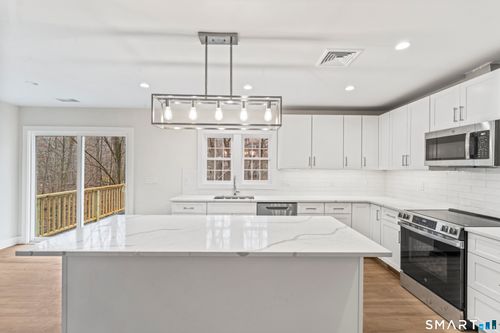 147 Thayer Pond Rd, Wilton, CT, 06897-2820 | Card Image