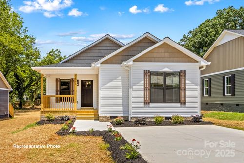 620 W Bell St, Statesville, NC, 28677-5720 | Card Image