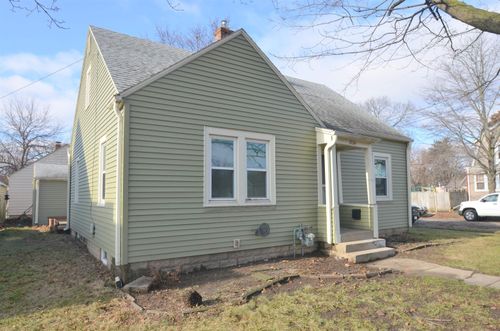 1724 Ridge Ave, Rockford, IL, 61103-4438 | Card Image